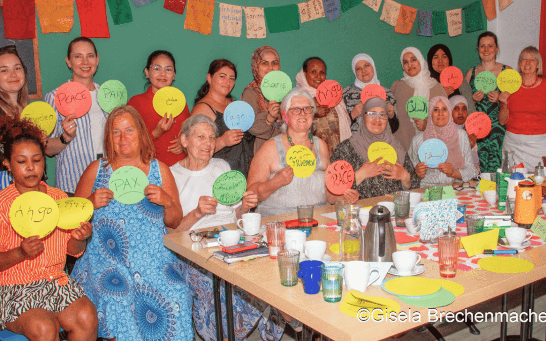 Frieden in vielen Sprachen – das Interkulturelle Frauencafé bei „Freilassing liest“